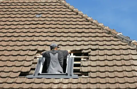 Pose de velux - Causses-et-Veyran
